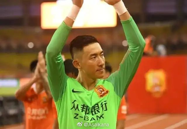 欧联-布莱顿1-0十人雅典AEK 佩德罗造点+点射制胜北京时间12月1日01:45，欧联小组赛第五轮布莱顿挑战雅典AEK的比赛，上半场弗格森低射造险，聚贝尔中柱，下半场若昂佩德罗造点+点射破门，加齐诺维奇直红，最终布莱顿客场1-0十人雅典AEK。